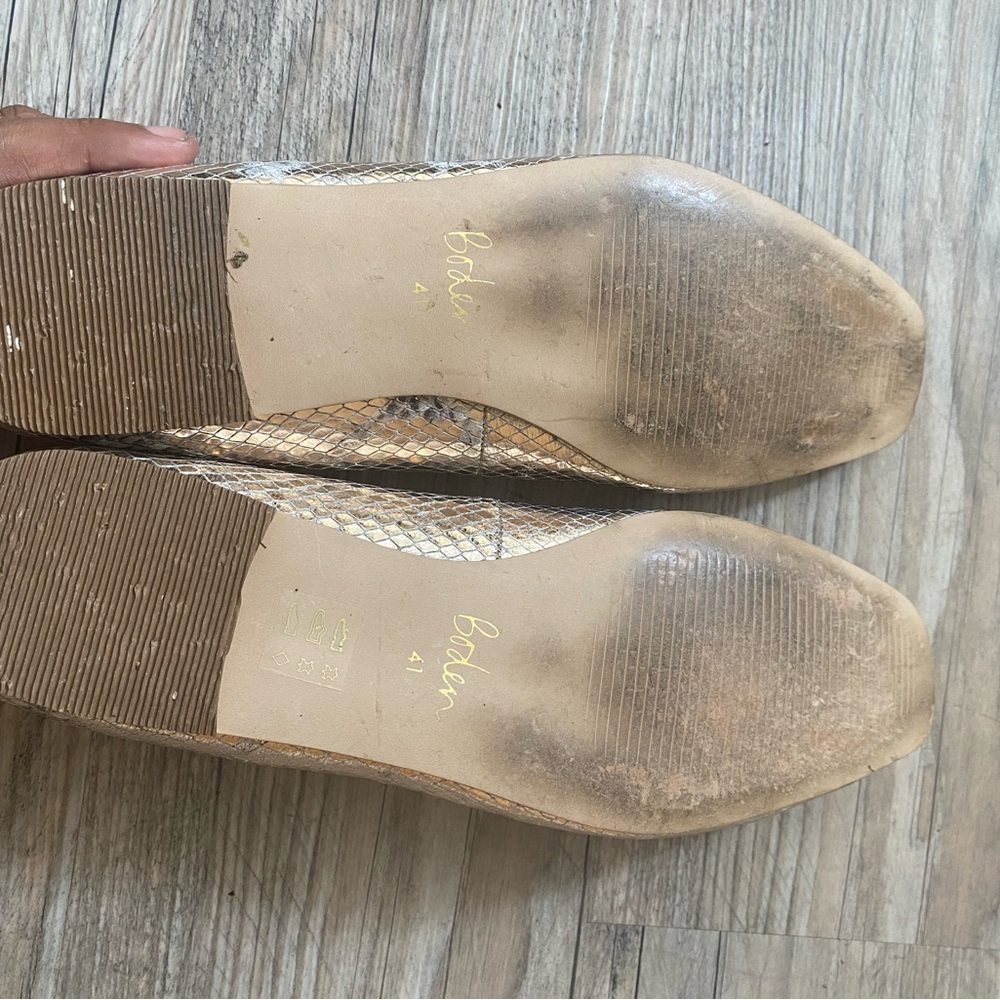 BODEN Olive Ballerinas Pale Gold Snake Sz 41/9.5Leather Flats Square Toe Slip On - Picture 6 of 6